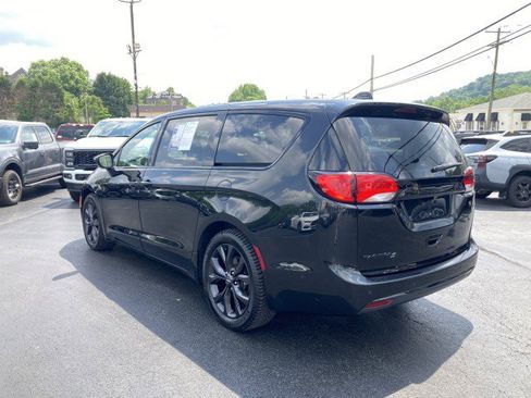 Used 2020 Chrysler Pacifica Touring w/ Advanced Safetytec Group FWD image 8