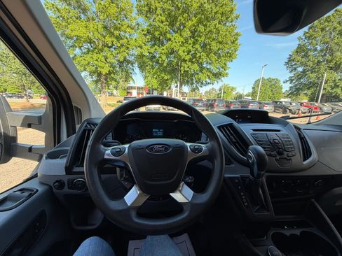 Used 2018 Ford Transit 250 130 Low Roof RWD image 30