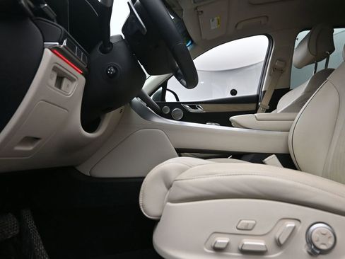 Used 2022 Genesis GV80 2.5T w/ Prestige Package 04 AWD/4WD image 14