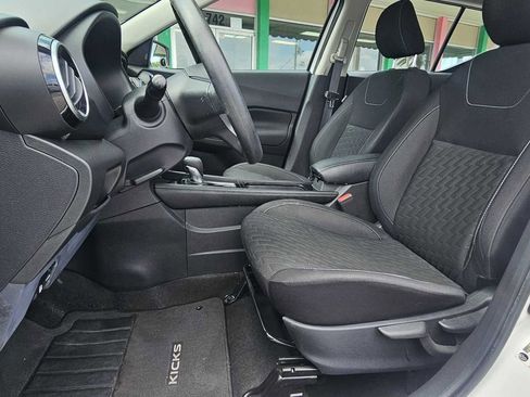 Used 2022 Nissan Kicks SV FWD image 9