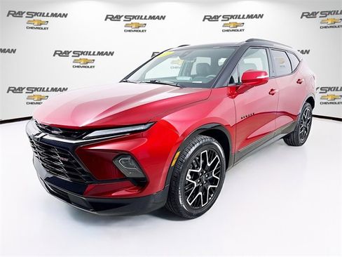 Used 2025 Chevrolet Blazer RS w/ Driver Confidence II Package image 3