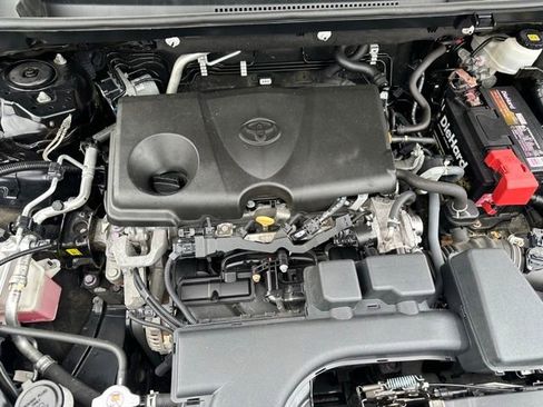 Used 2022 Toyota RAV4 XLE image 27