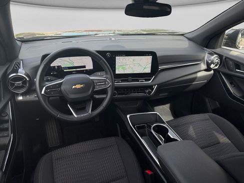 Used 2025 Chevrolet Equinox LT FWD image 12