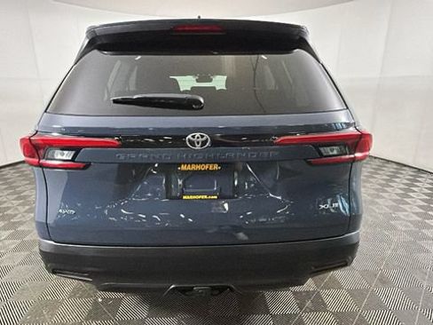 Used 2024 Toyota Grand Highlander AWD image 3