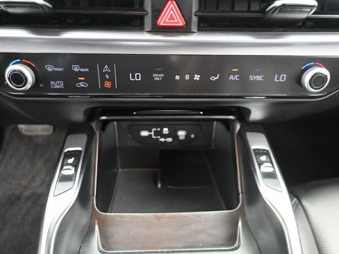 Used 2025 Kia Sorento EX AWD/4WD image 21