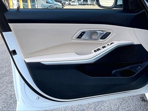 Used 2019 BMW 330i xDrive 330i xDrive w/ Driving Assistance Package image 22