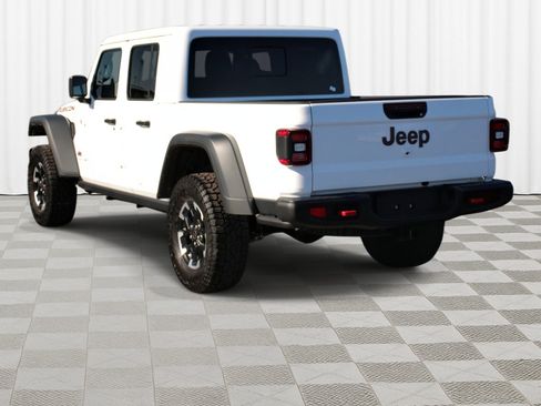 Used 2026 Jeep Gladiator Rubicon w/ Technology Group AWD/4WD image 35