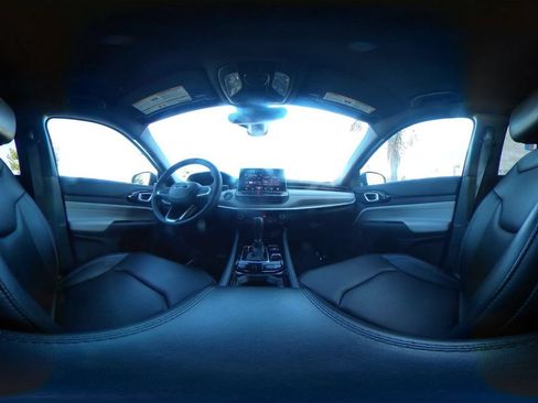 Used 2025 Jeep Compass Limited AWD/4WD image 42