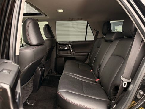 Used 2021 Toyota 4Runner Venture w/ Moonroof Package image 18