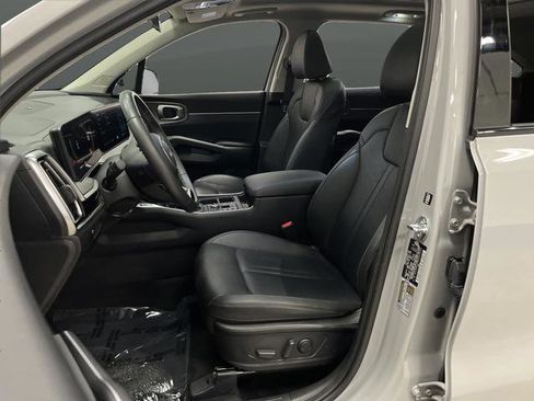 Used 2025 Kia Sorento X-Line EX image 4