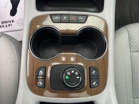 Used 2020 GMC Acadia SLE w/ Driver Convenience Package image 31