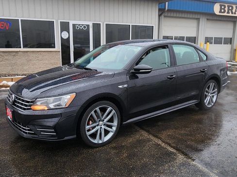 Used 2018 Volkswagen Passat 2.0T R-Line image 5