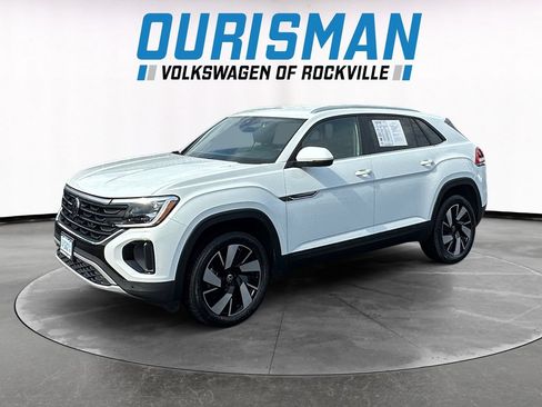 Used 2024 Volkswagen Atlas Cross Sport SE AWD/4WD image 2