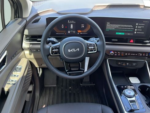 New 2026 Kia Carnival EX FWD image 12