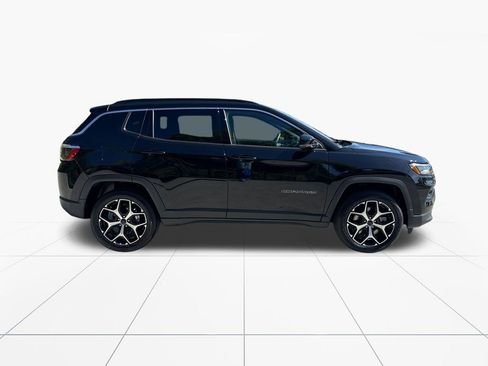 Used 2025 Jeep Compass Limited AWD/4WD image 9