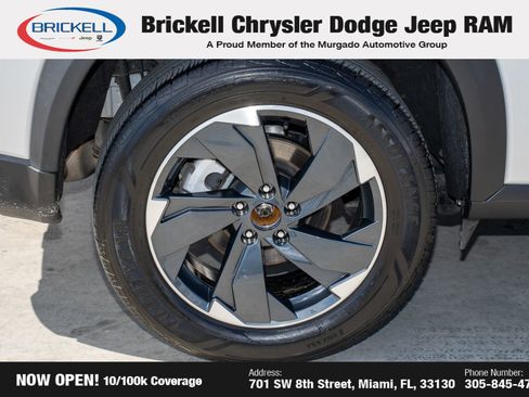 Used 2025 Nissan Rogue SV image 41