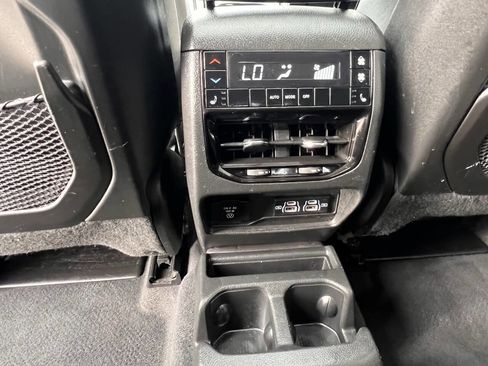 Used 2024 Jeep Grand Cherokee L Limited image 18