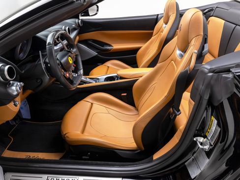 Used 2020 Ferrari Portofino RWD image 39