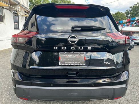Used 2024 Nissan Rogue SV FWD image 6