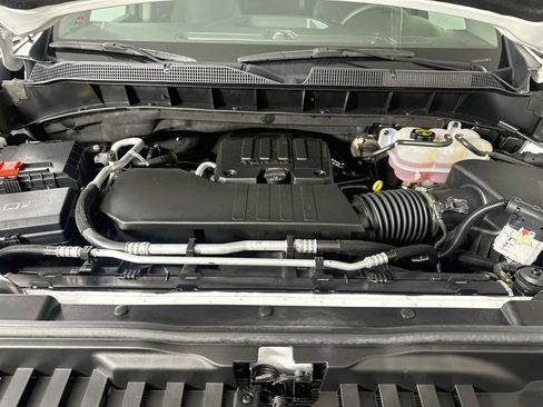 Used 2025 Chevrolet Silverado 1500 Custom RWD image 9