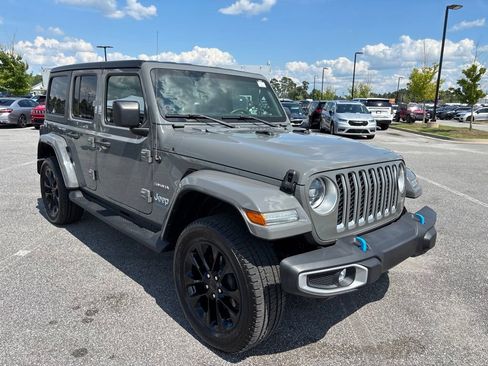 Used 2023 Jeep Wrangler Unlimited Sahara AWD/4WD image 17