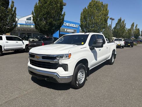 Used 2025 Chevrolet Silverado 1500 LT AWD/4WD image 5