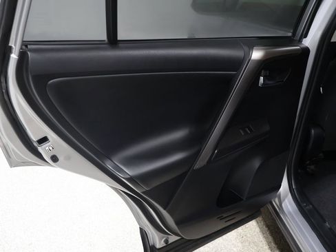 Used 2018 Toyota RAV4 XLE image 19