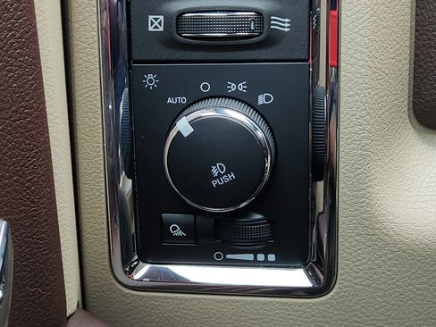Used 2018 RAM 2500 Laramie AWD/4WD image 25