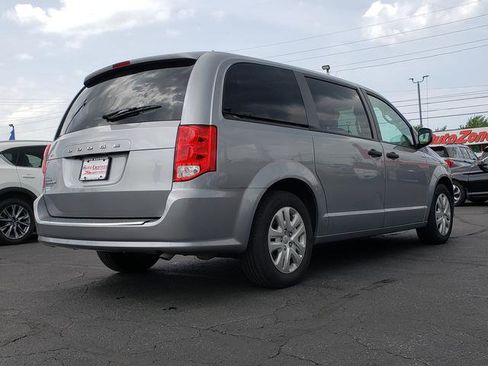 Used 2019 Dodge Grand Caravan SE FWD image 7