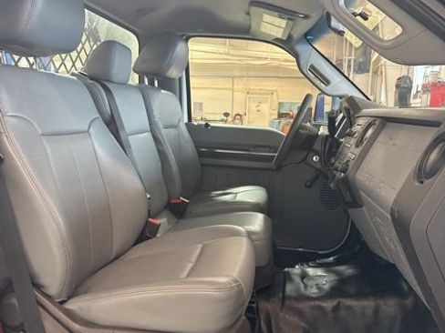 Used 2014 Ford F550 4x4 Regular Cab Super Duty image 10
