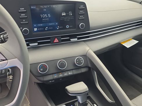 New 2026 Hyundai Elantra SE image 28