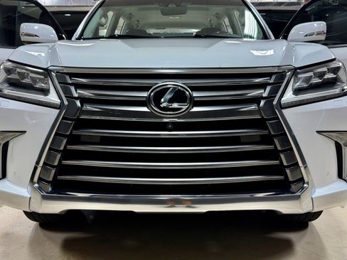 Used 2016 Lexus LX 570 4WD w/ Luxury Package image 27