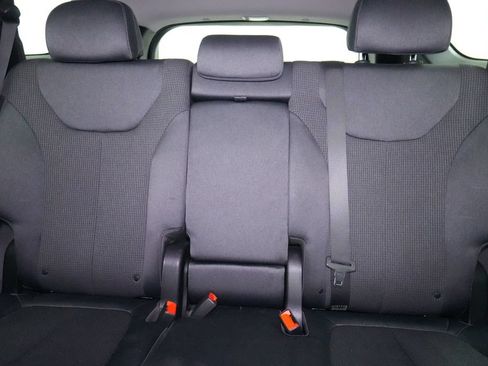 Used 2019 Hyundai Santa Fe SEL FWD image 16