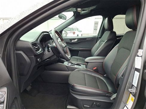 Used 2025 Ford Escape ST-Line image 13