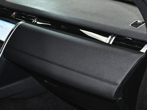 Used 2023 Land Rover Discovery Sport SE image 60