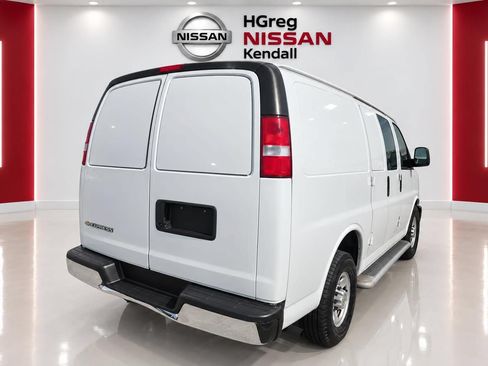Used 2019 Chevrolet Express 2500 w/ Driver Convenience Package RWD image 2