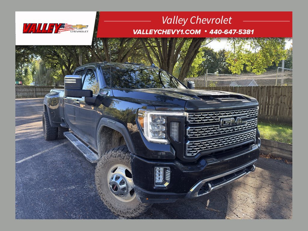 Used 2023 GMC Sierra 3500 Denali w/ Denali Ultimate Package AWD/4WD image 1