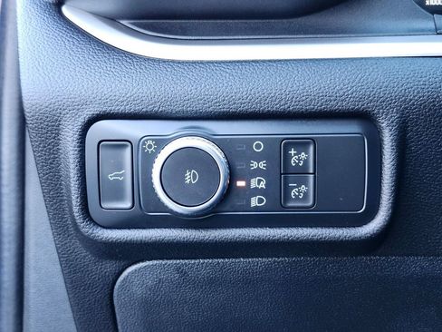 Used 2022 Ford Explorer XLT w/ Equipment Group 202A image 26