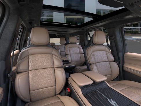 New 2026 Lincoln Navigator L Black Label AWD/4WD image 10