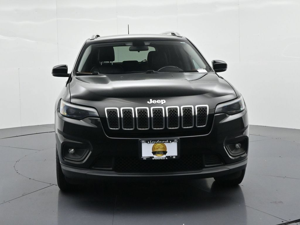 Used 2019 Jeep Cherokee Latitude Plus w/ Cold Weather Group AWD/4WD image 3