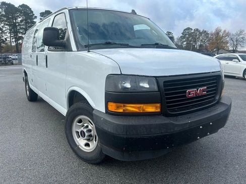 Used 2020 GMC Savana 2500 Extended w/ Enhanced Convenience Package image 3