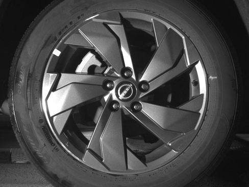Used 2025 Nissan Rogue SV FWD image 15