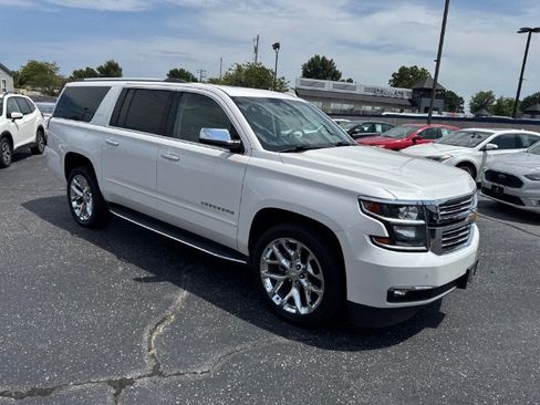 Used 2018 Chevrolet Suburban Premier AWD/4WD image 5