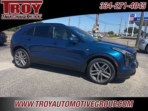 Used 2019 Cadillac XT4 Sport image 2