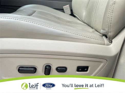 Used 2017 Lincoln Navigator L Select image 18