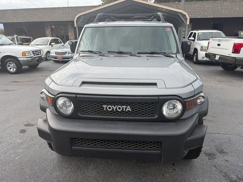 Used 2013 Toyota FJ Cruiser 4WD image 9