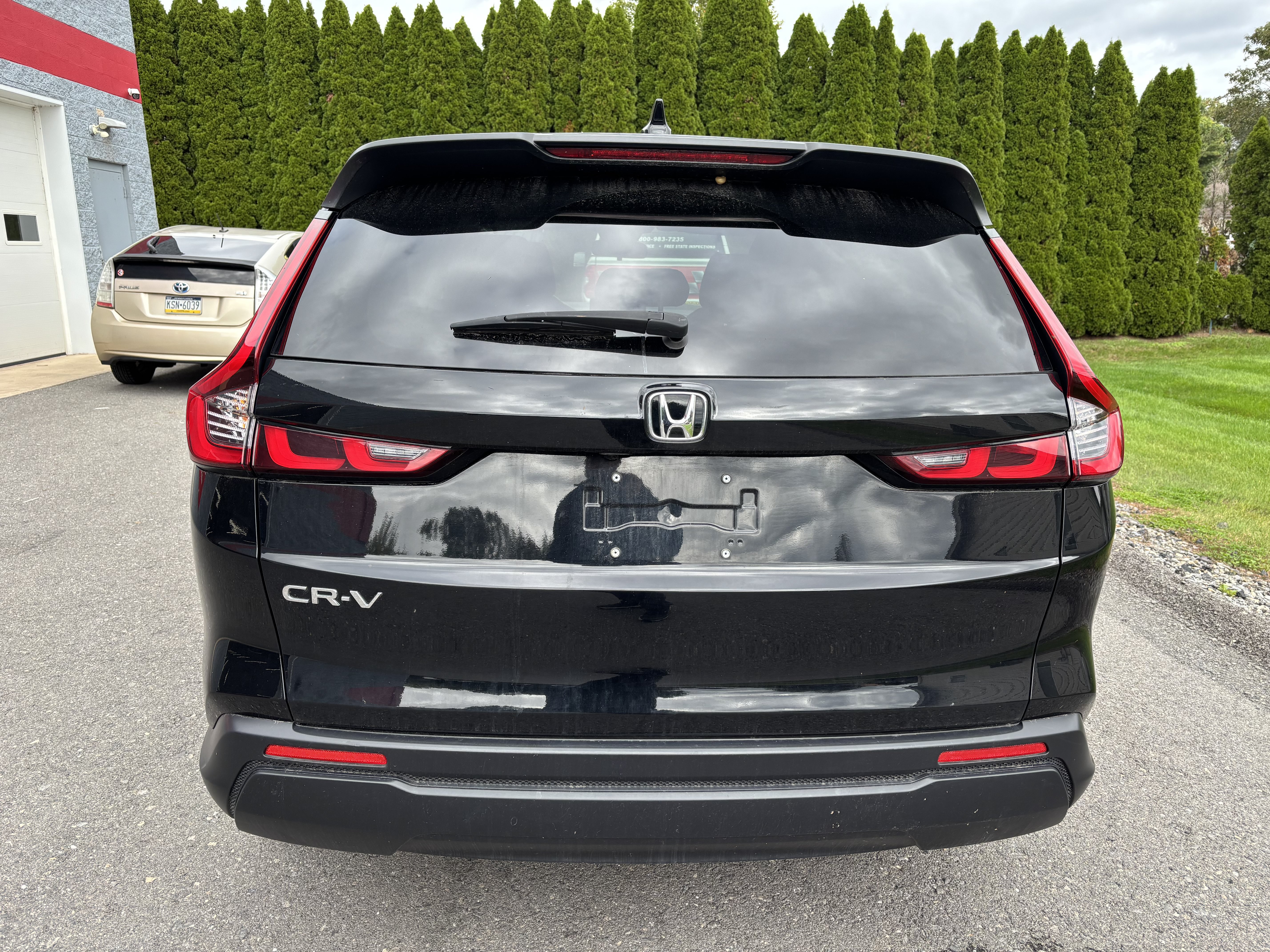 Used 2025 Honda CR-V EX image 4
