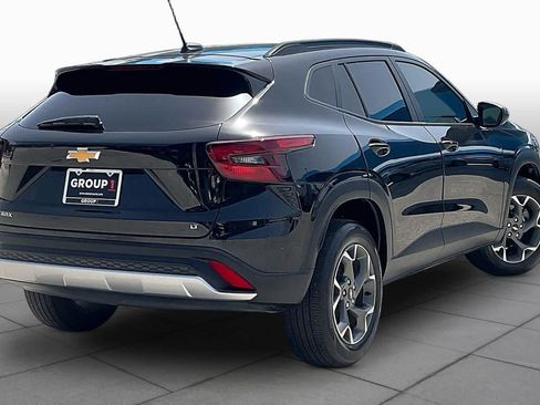 Used 2024 Chevrolet Trax LT w/ LT Convenience Package FWD image 13