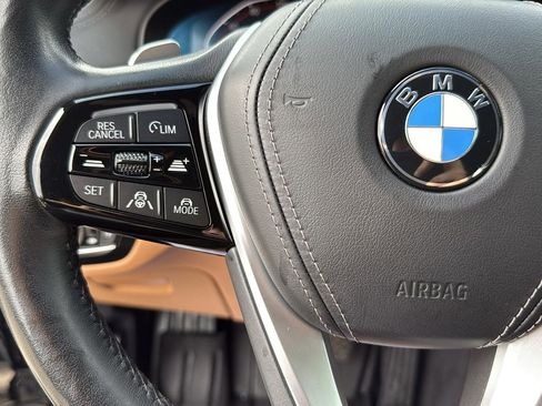 Used 2022 BMW 540i w/ Executive Package image 17