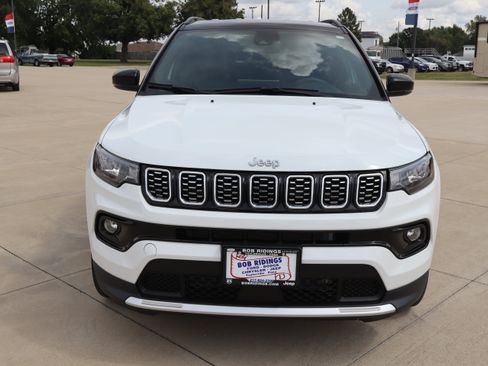 Used 2025 Jeep Compass Limited AWD/4WD image 2